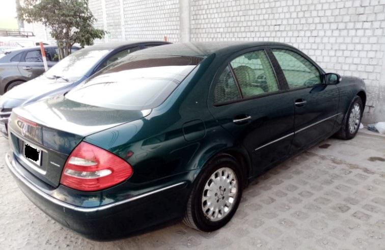 Mercedes-Benz E • 2002 • 100 km 4