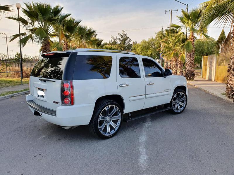 Chevrolet Tahoe • 2008 • 120,000 km 8