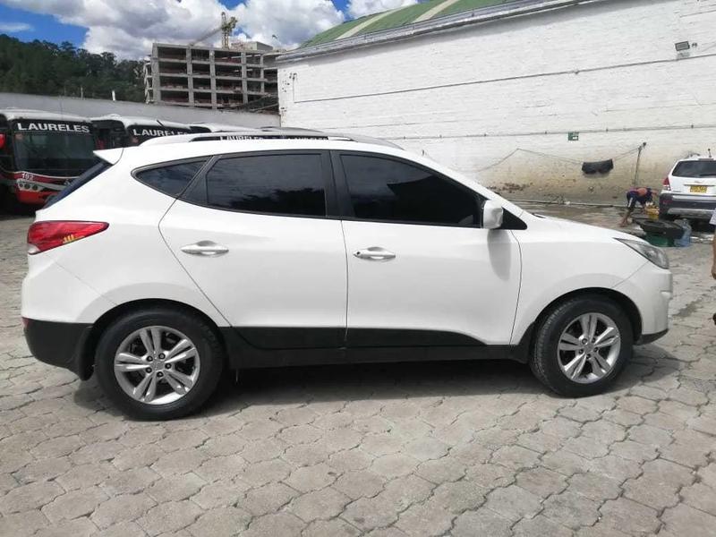 Hyundai ix35 • 2013 • 85,000 km 3