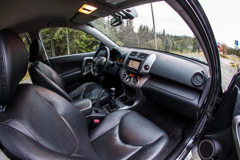 Toyota RAV4 • 2006 • 144,800 km 7