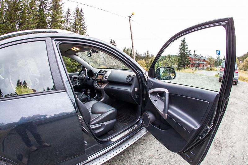 Toyota RAV4 • 2006 • 144,800 km 4