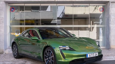 Porsche Taycan • 2022 • 25,200 km