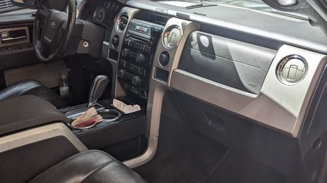 Ford E-150 • 2010 • 224,000 km