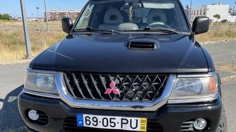 Mitsubishi Pajero Sport • 2001 • 212,000 km