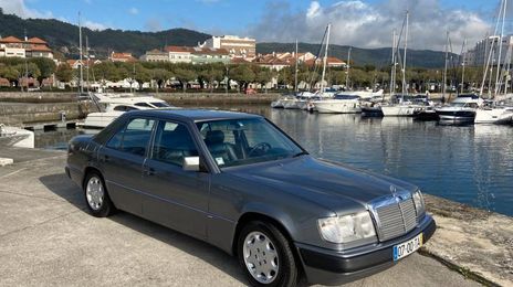 Mercedes-Benz E • 1990 • 170,000 km