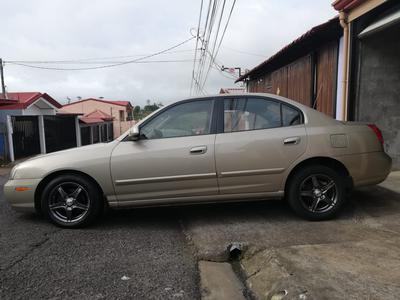 Hyundai Elantra • 2002 • 133,000 km