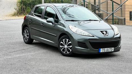 Peugeot 207 • 2009 • 200,000 km