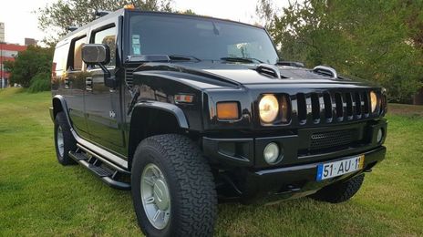 Hummer H2 • 2003 • 140,000 km