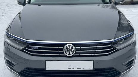 Volkswagen Passat • 2017 • 64,482 km