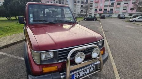 Toyota Land Cruiser • 1994 • 90,000 km