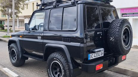 Toyota Land Cruiser • 1988 • 320,000 km