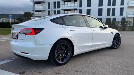 Tesla Model 3 • 2021 • 47,000 km