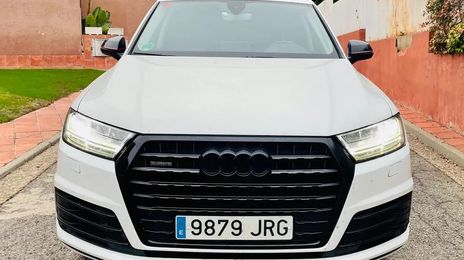 Audi Q7 • 2016 • 121,000 km
