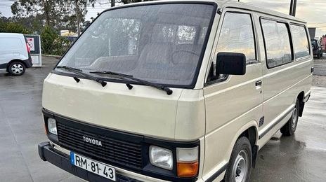 Toyota Hiace • 1984 • 305,000 km