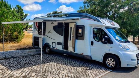 Aston Martin V12 Vanquish • 2010 • 30,000 km