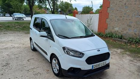 Ford Transit Courier • 2020 • 150,000 km