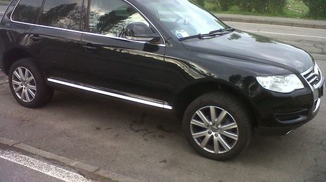 Volkswagen Touareg • 2010 • 65,000 km