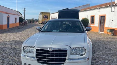 Chrysler 300 C • 2009 • 97,000 km