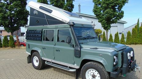 Land Rover Defender • 2015 • 112,200 km