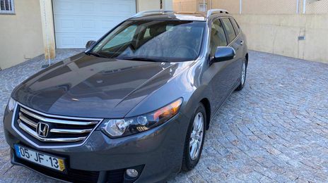 Honda Accord • 2010 • 243,342 km