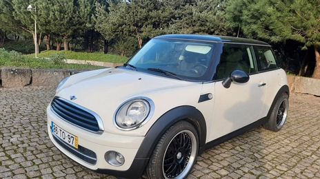 MINI Cooper • 2008 • 120,000 km