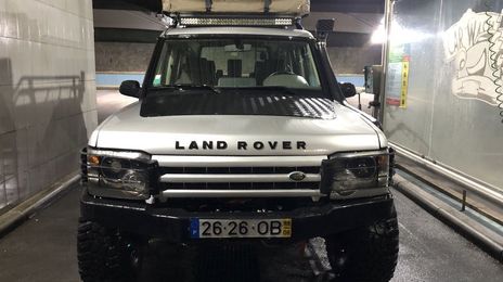 Land Rover Discovery • 1999 • 280,000 km