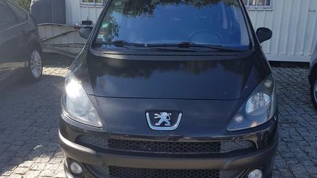 Peugeot 1007 • 2009 • 107,000 km