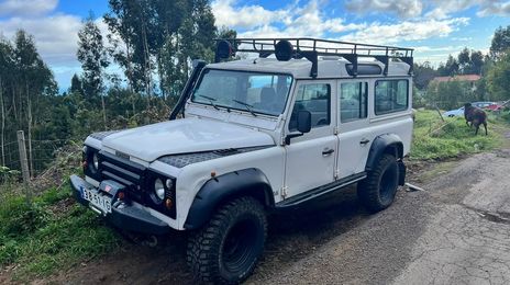 Land Rover Defender • 1997 • 90,000 km