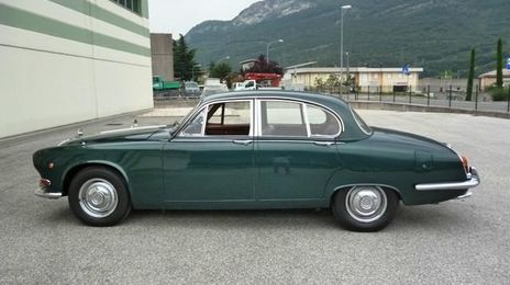 Jaguar Daimler • 1966 • 185,000 km