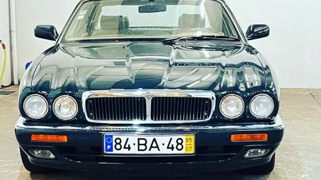Jaguar Sovereign • 1995 • 202,321 km