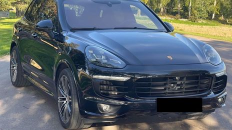 Porsche Cayenne • 2016 • 141,500 km