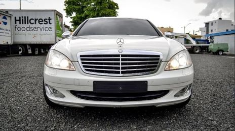 Mercedes-Benz S • 2009 • 130,000 km
