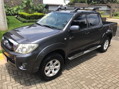 Toyota Hilux • 2008 • 210,000 km