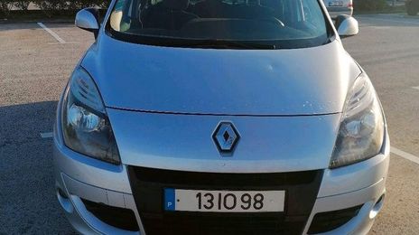 Renault Scénic • 2009 • 350,000 km