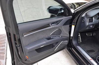 Audi S8 • 2013 • 15,000 km