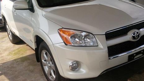 Toyota RAV4 • 2010 • 32 km