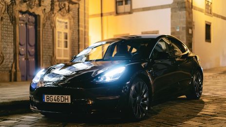 Tesla Model 3 • 2022 • 29,900 km