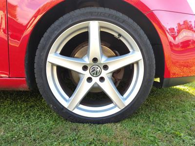 Volkswagen Golf • 2006 • 200,000 km