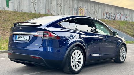 Tesla Model X • 2017 • 260,000 km