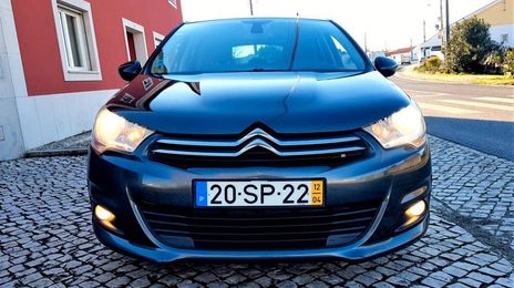 Citroën C4 • 2012 • 200,000 km