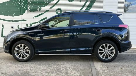 Toyota RAV4 • 2017 • 158,000 km