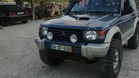 Mitsubishi Pajero • 1994 • 176,000 km