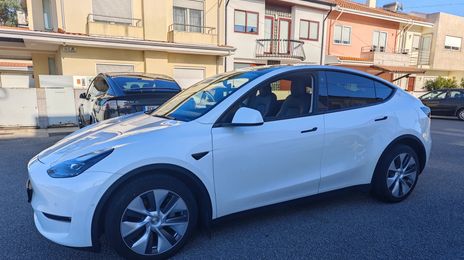 Tesla Model Y • 2022 • 54,000 km