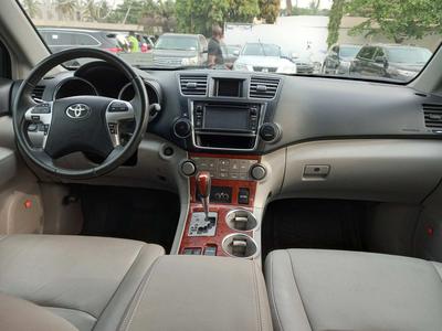 Toyota Highlander • 2013 • 58,219 km
