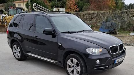 BMW X5 • 2010 • 200,000 km