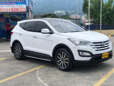 Hyundai Santa Fe • 2014 • 82,000 km