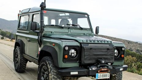 Land Rover Defender • 2000 • 268,000 km