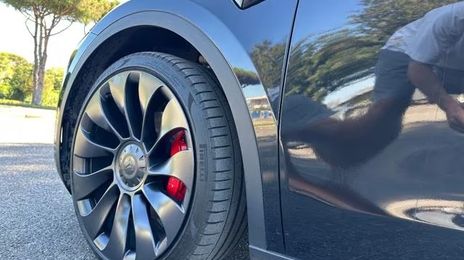 Tesla Model Y • 2023 • 59,000 km