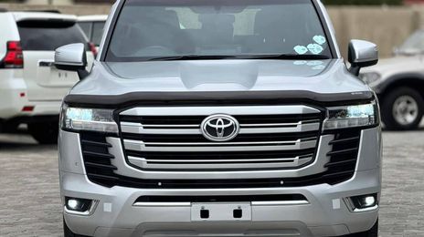 Toyota Land Cruiser • 2022 • 57,000 km