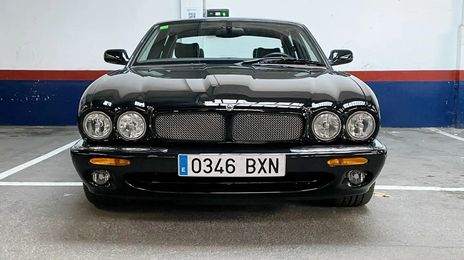 Jaguar XJR • 2002 • 97,500 km